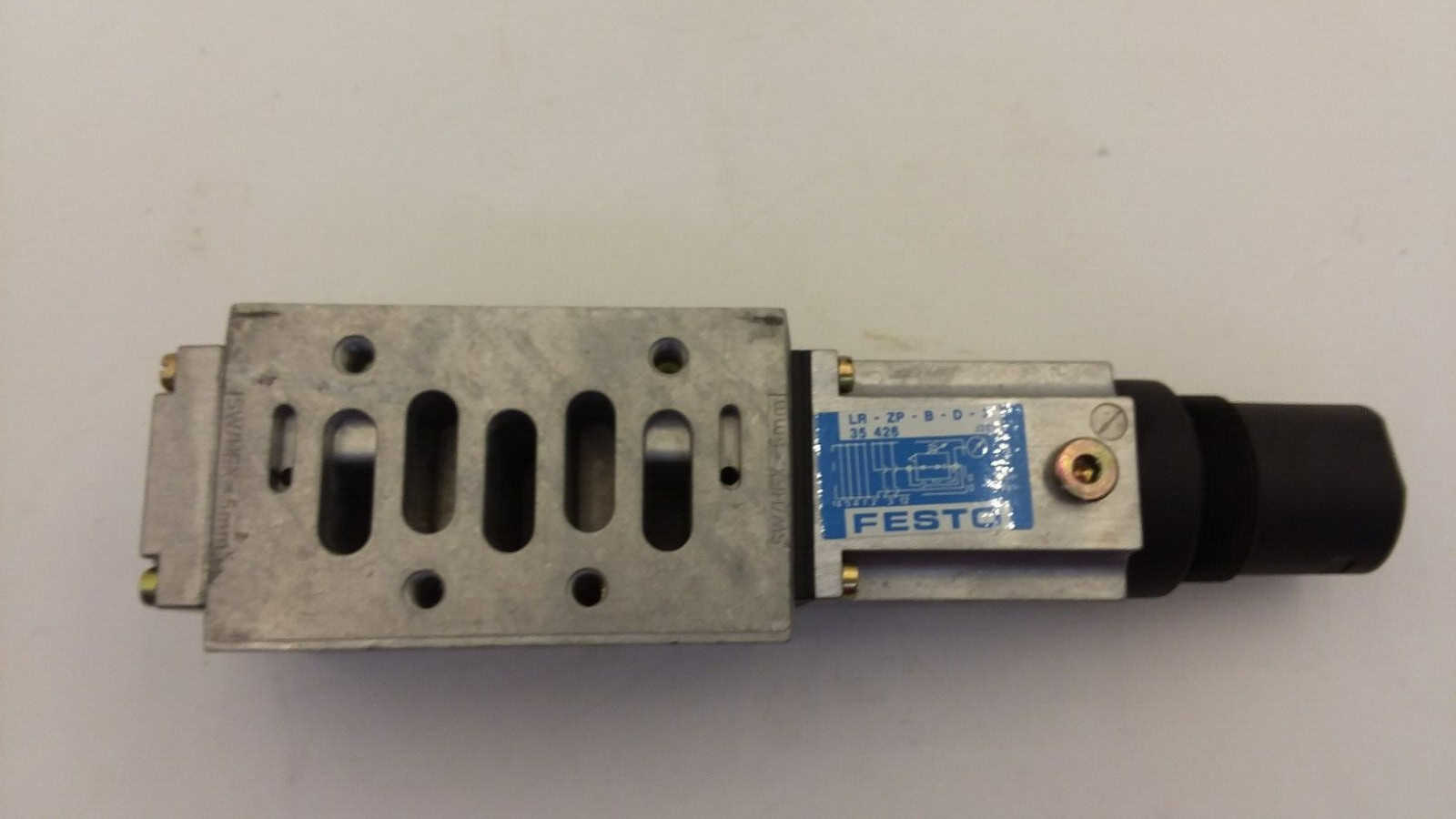 FESTO LR-ZP-B-D-3 INTERMEDIATE PRESSURE REGULATOR 0-12 BAR 0-174 PSI NNB