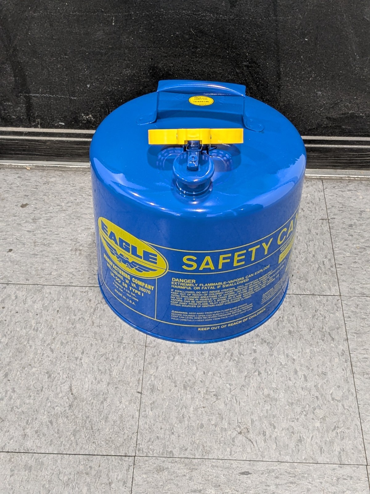 Eagle Safety Can: 5 gal, Steel 13-1/2″ High, 12-1/2″ Dia UI50SB