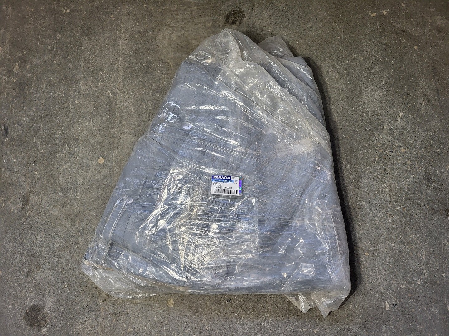 SURPLUS NEW KOMATSU EM5156 Exhaust Blanket – Heavy Machinery