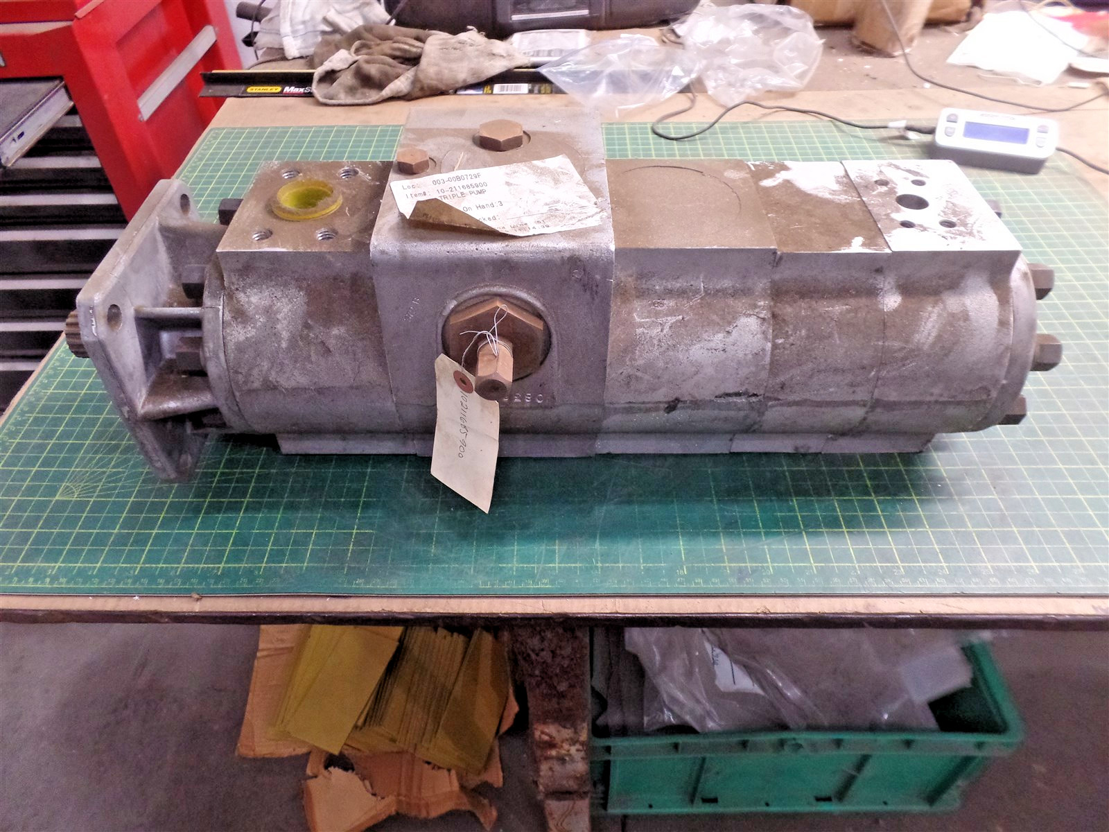 GENUINE TROJAN O&K 10211685900 TRIPLE PUMP ASSEMBLY, TEREX 10-211685900, N.O.S