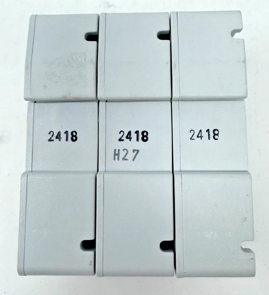 COOPER BUSSMANN 30A 600V 200kA 3-POLE FUSE HOLDER CH30J3