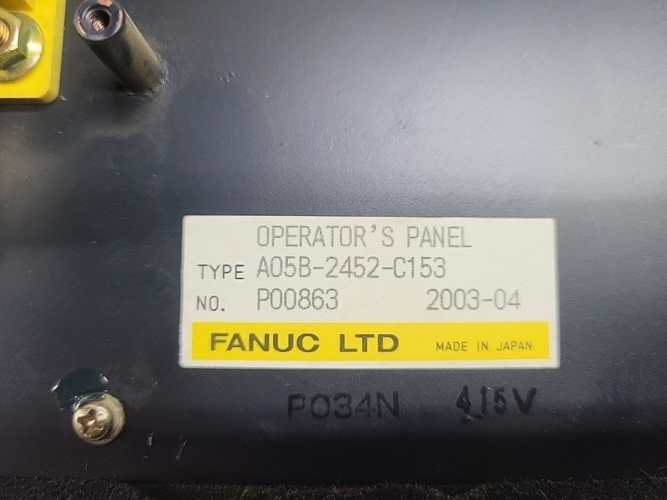 FANUC A05B-2452-C153 SYSTEM R-J3iB OPERATOR PANEL
