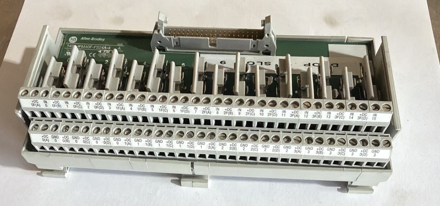 ALLEN BRADLEY 1492-IFM40F-FS24A-4 MODULE