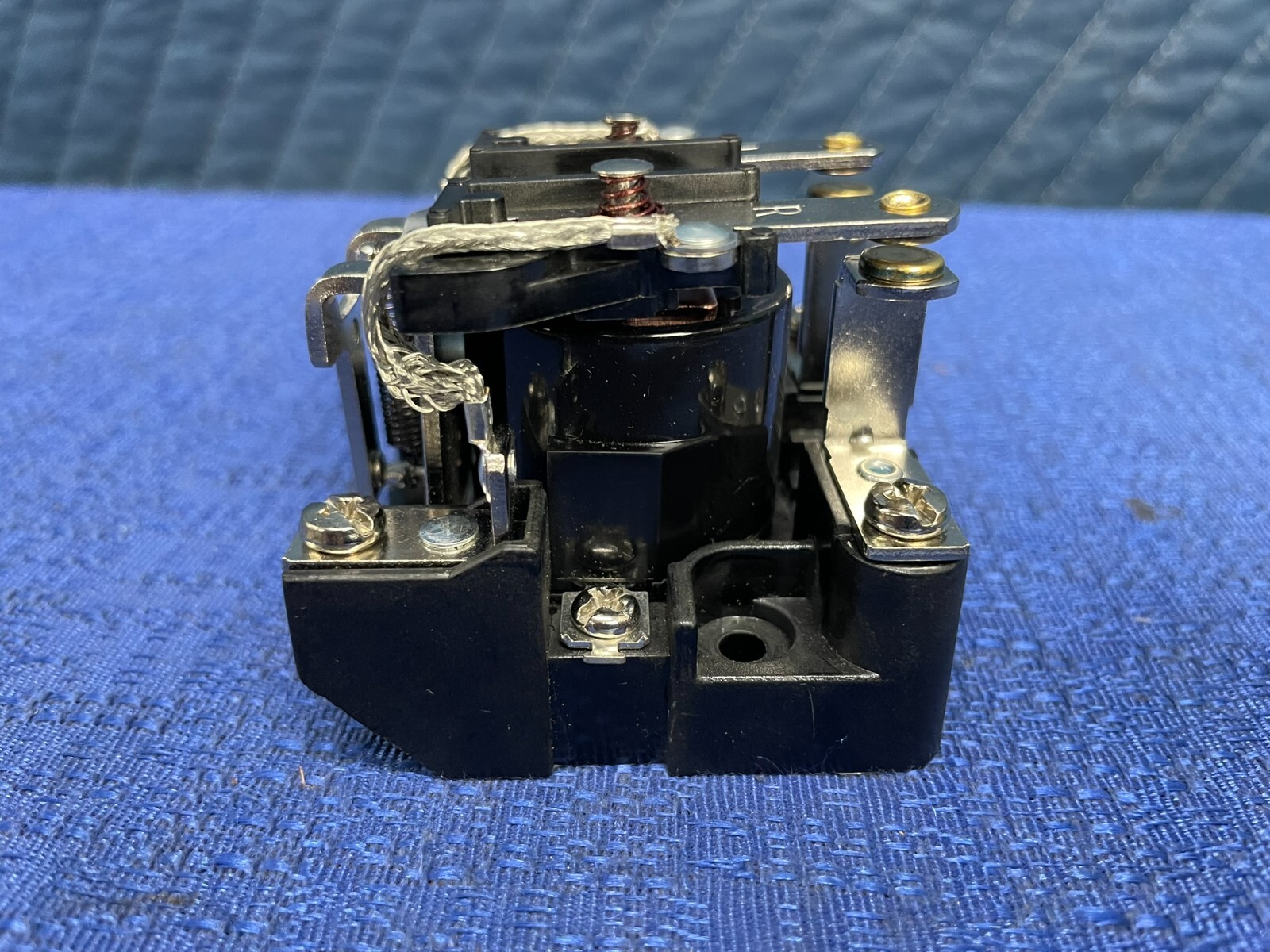 Magnecraft / Schneider Electric 199AX-10 , Relay , 240VAC Coil – New
