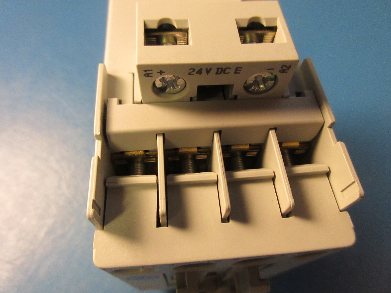 ALLEN BRADLEY 100-C09EJ10 Contactor, 24V DC Electronic Coil