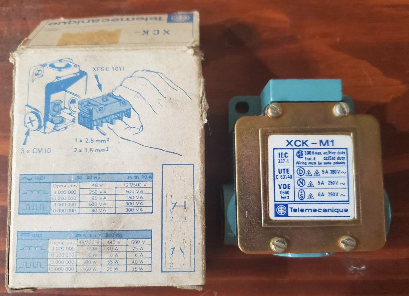 TELEMECANIQUE XCK-M1 380V 5A NSNP