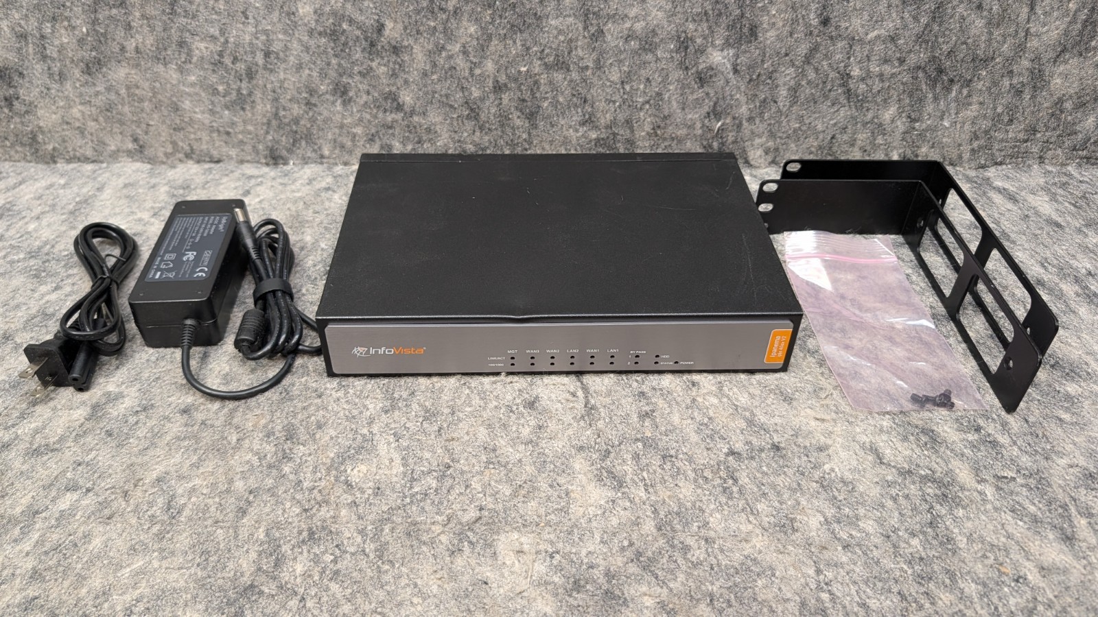 InfoVista 40-05-XX / ip|e 40ax V2 IP Traffic Management Switch w/ Brackets