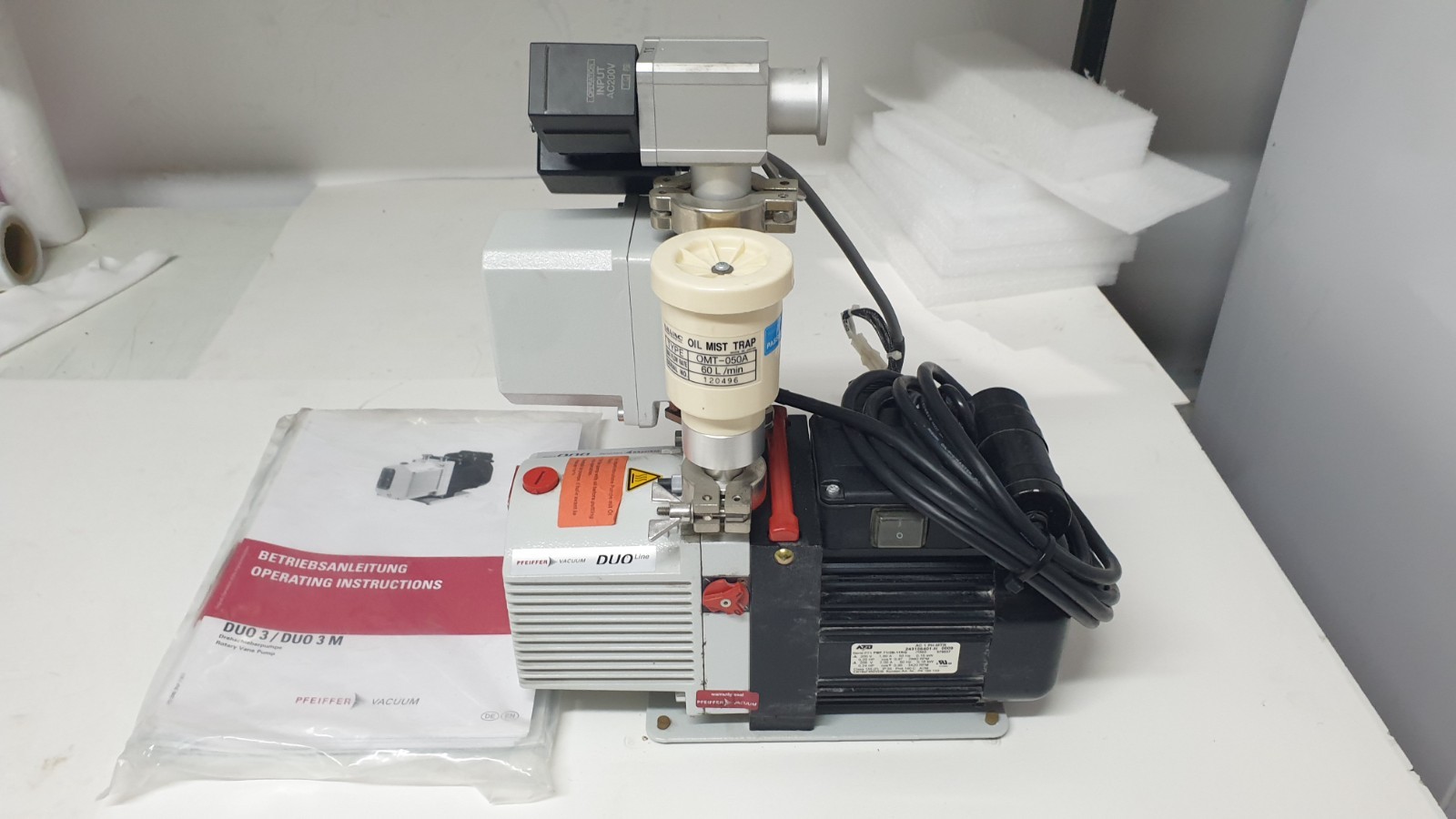 Pfeiffer Vacuum DUO 3 Rotary Vane Pump P/N PK D57 709 A