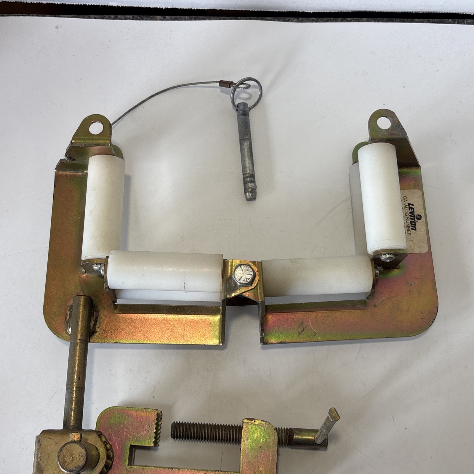 LEVITON 49001-JOE CLAMP-ON FIBER OPTIC COPPER ELECTRICAL CABLE PULLING ROUTER
