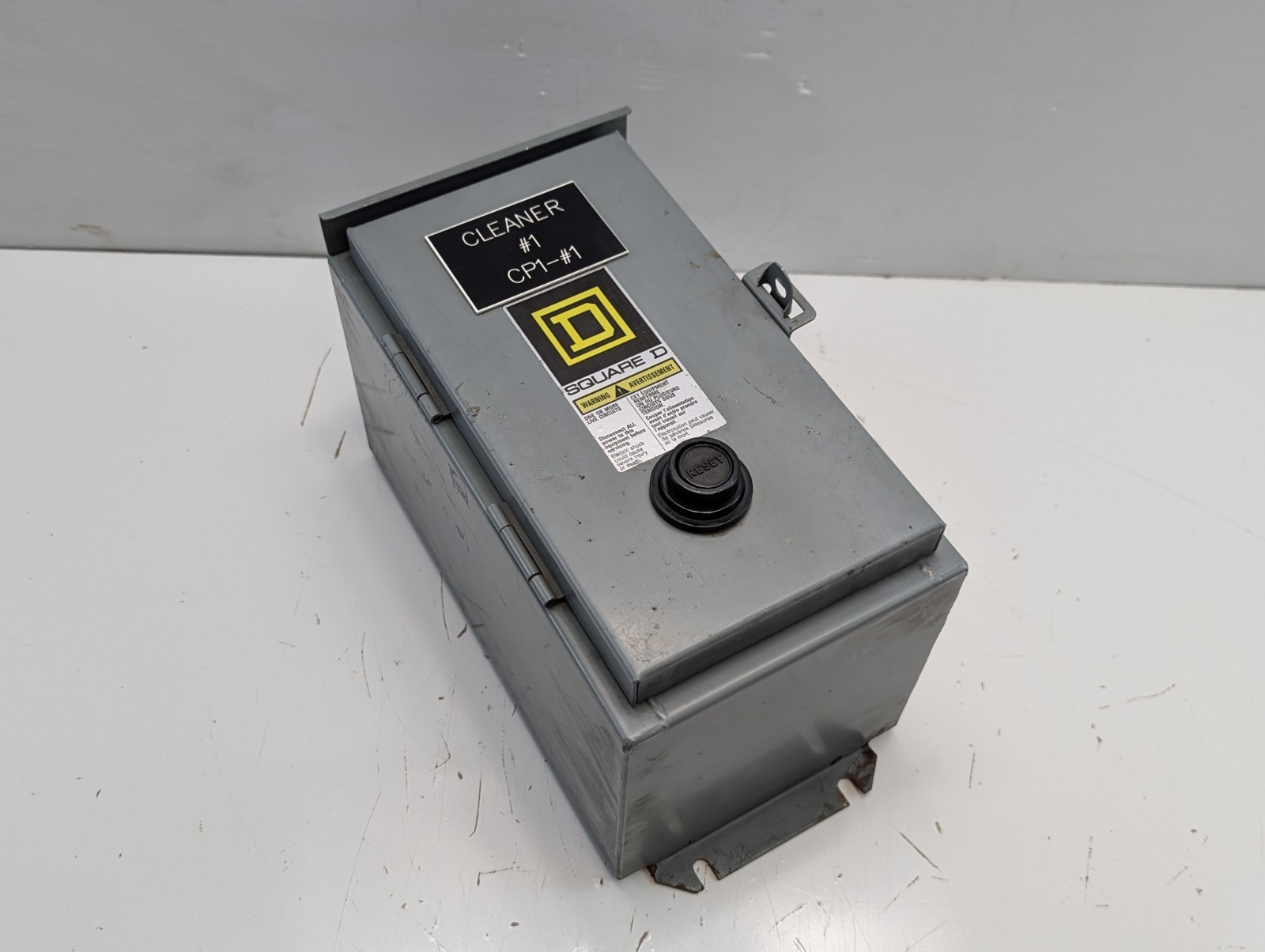 SQUARE D 8536 SCA-3 S AC MAGNETIC STARTER SER A NEMA 1 120V60Hz/110V50Hz