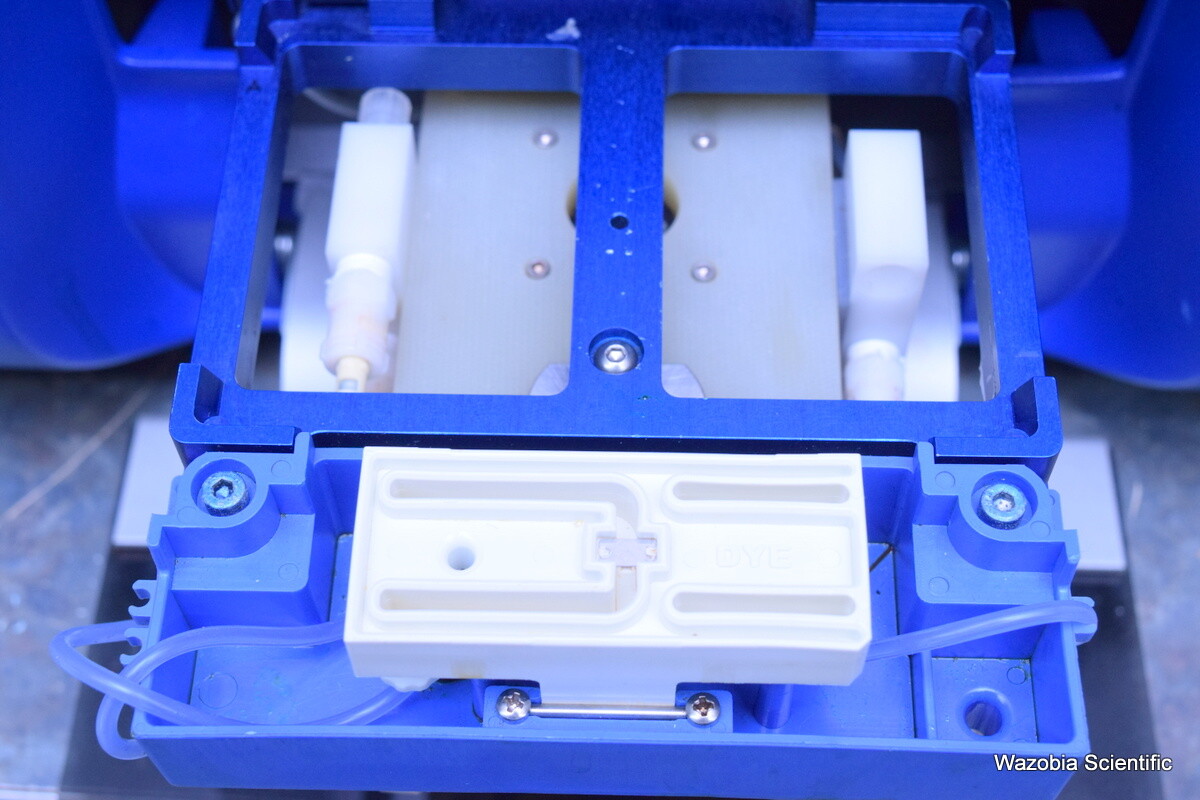 CALIPER LIFE SCIENCES LABCHIP EZ READER II GXII AUTOMATED ELECTROPHORESIS SYSTEM