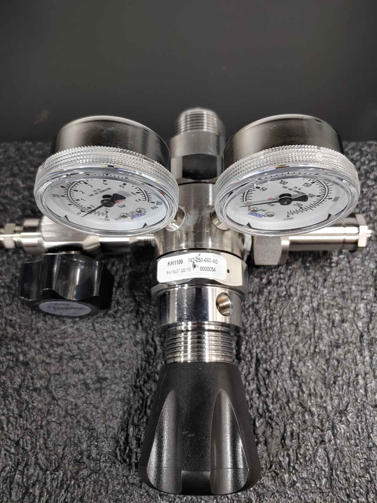 HARRIS KH1109 High Purity Two Stage Gas Regulator