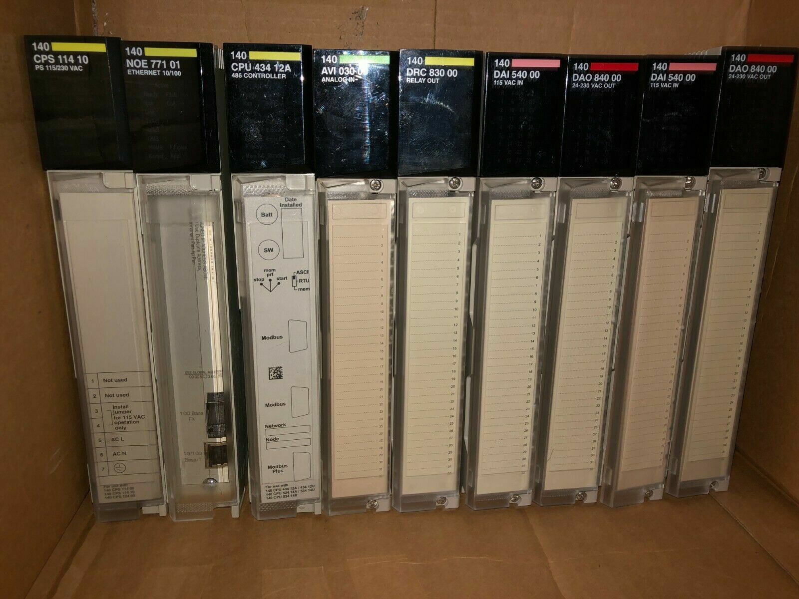 TSX QUANTUM SCHNEIDER 140 DAO 840 00 … ONE MODULE