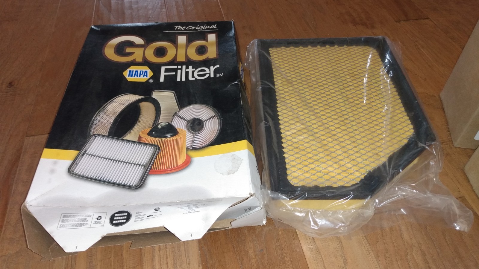 NAPA 201057 Gold Air Filter ( ref: A31515, CA12779, WA11057, 2201057, LAF9248 )
