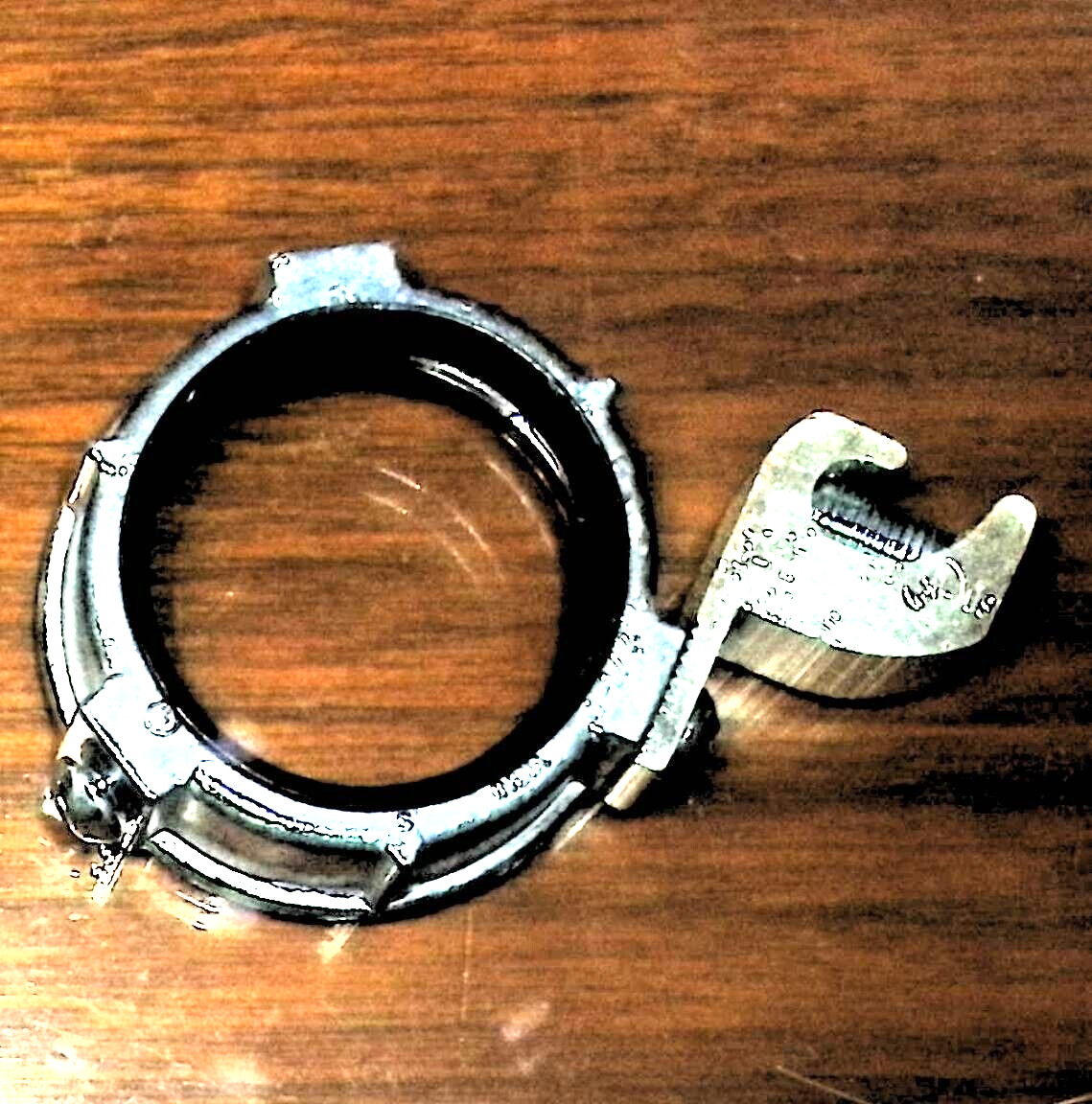 2 Thomas & Betts Steel City BG806A-1 2″ Die Cast Zinc Conduit Grounding Bushing