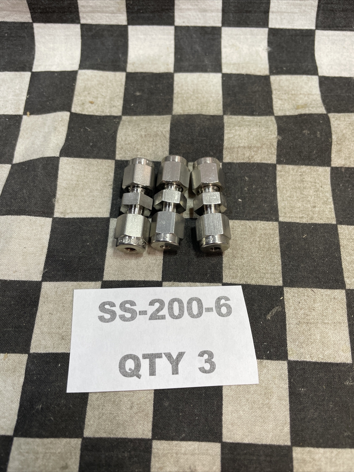 SWAGELOK SS-200-6 & SS-400-6-2, UNION REDUCER 1/4″ X 1/8″ LOT OF 6#125W14