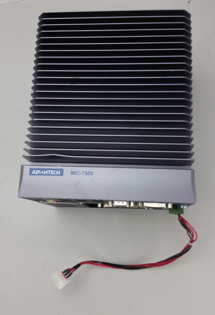 Advantech MIC-7500B-U8A1E PC Fanless Jet SRS +MIC-75M13-00A1E