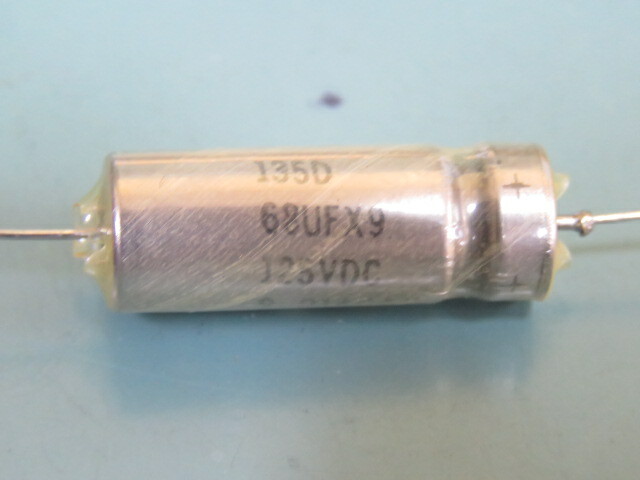 VISHAY 135D686X9125K6 Qty of 1 per Lot CAPACITORS; 125VDC; Wet Tantalum Capacit