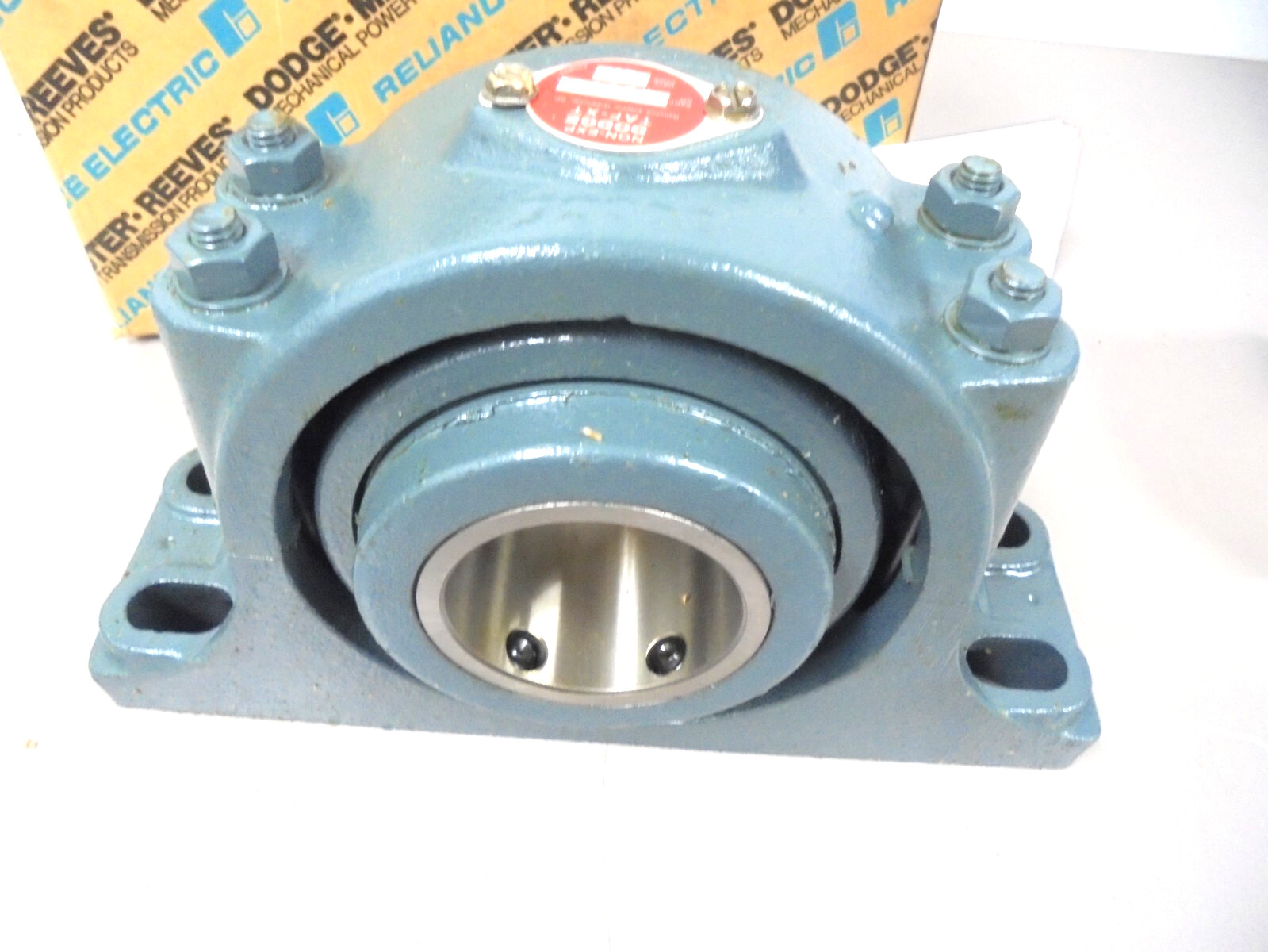 Dodge P4BTFXT207R Pillow Block Bearing Assembly TAF-XT 2-7/16″ Round Bore