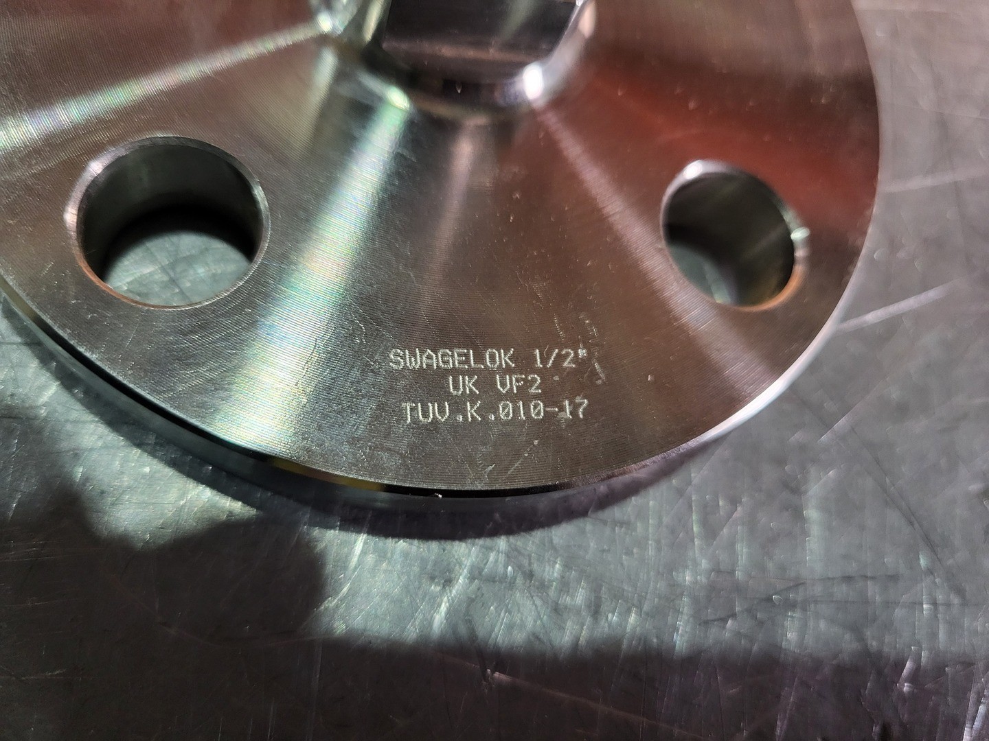 Swagelok SS-810-F16-150 1″, Class 150 Flange Adapter