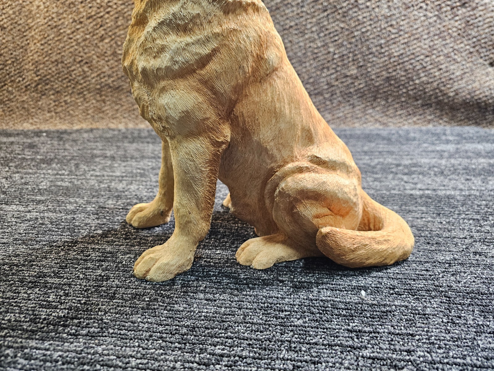 Border Fine Arts – Fireside Dogs 111004 Yellow Lab Figurine Labrador Retriever