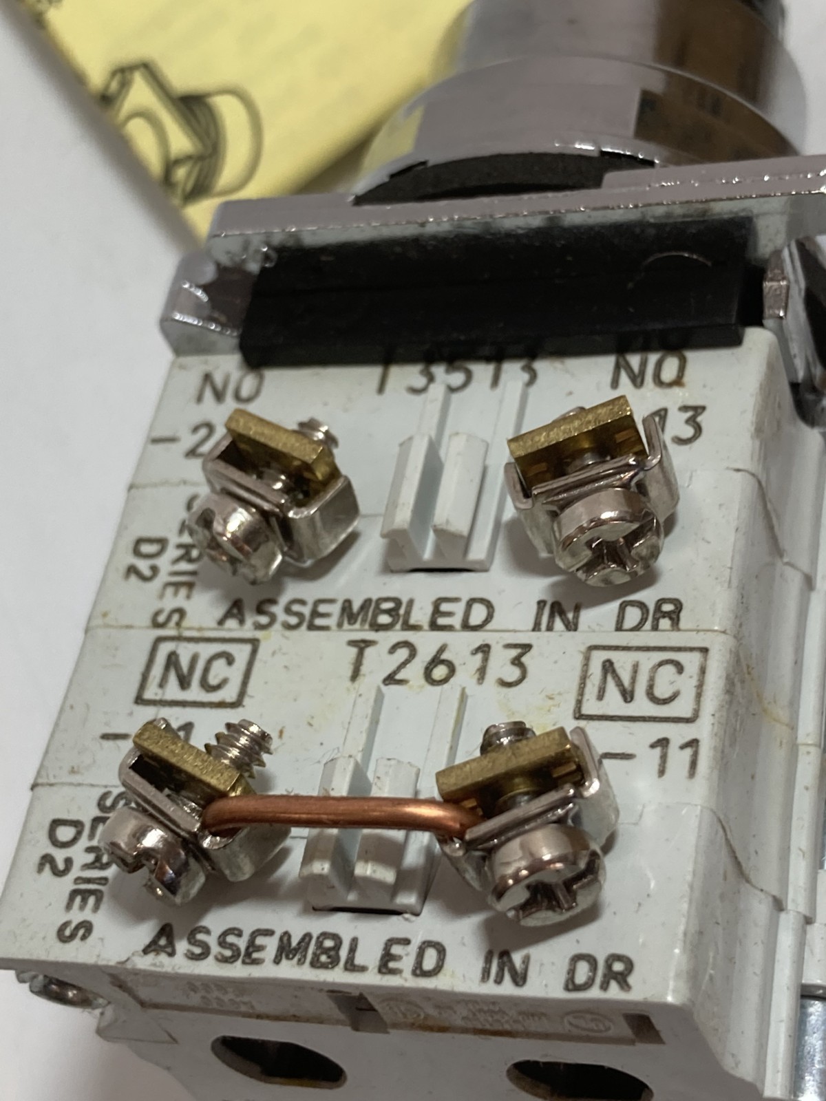 EATON 10250T22KB PUSHBUTTON SELECTOR SWITCH 3 POS 2NO/2NC SER B1 NIB
