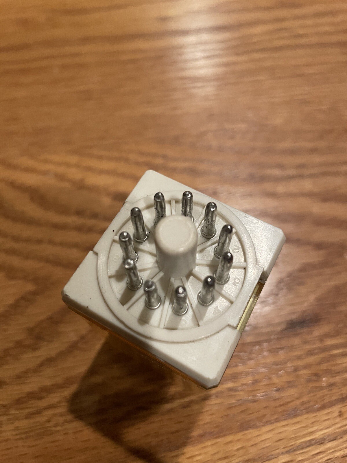 New Old Stock idec relay-UL 120V AC w/ SR3P-06 relay socket
