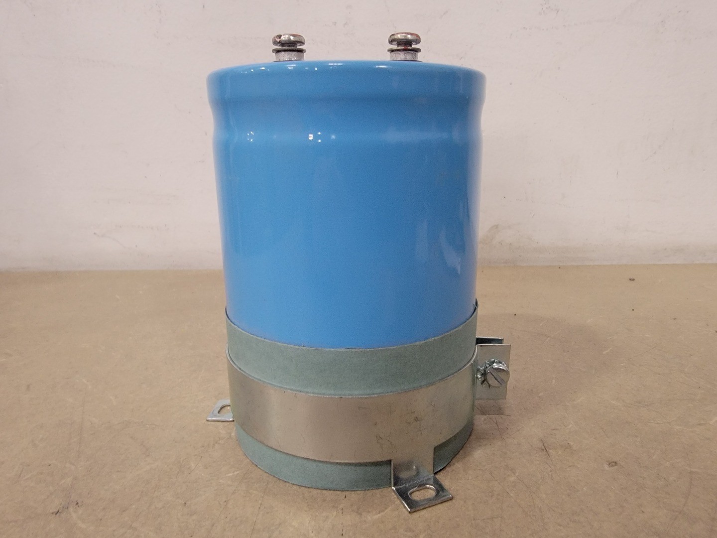 CORNELL-DUBILIER DCM244U016DC2B 240,000uf Aluminum Electrolytic Capacitor
