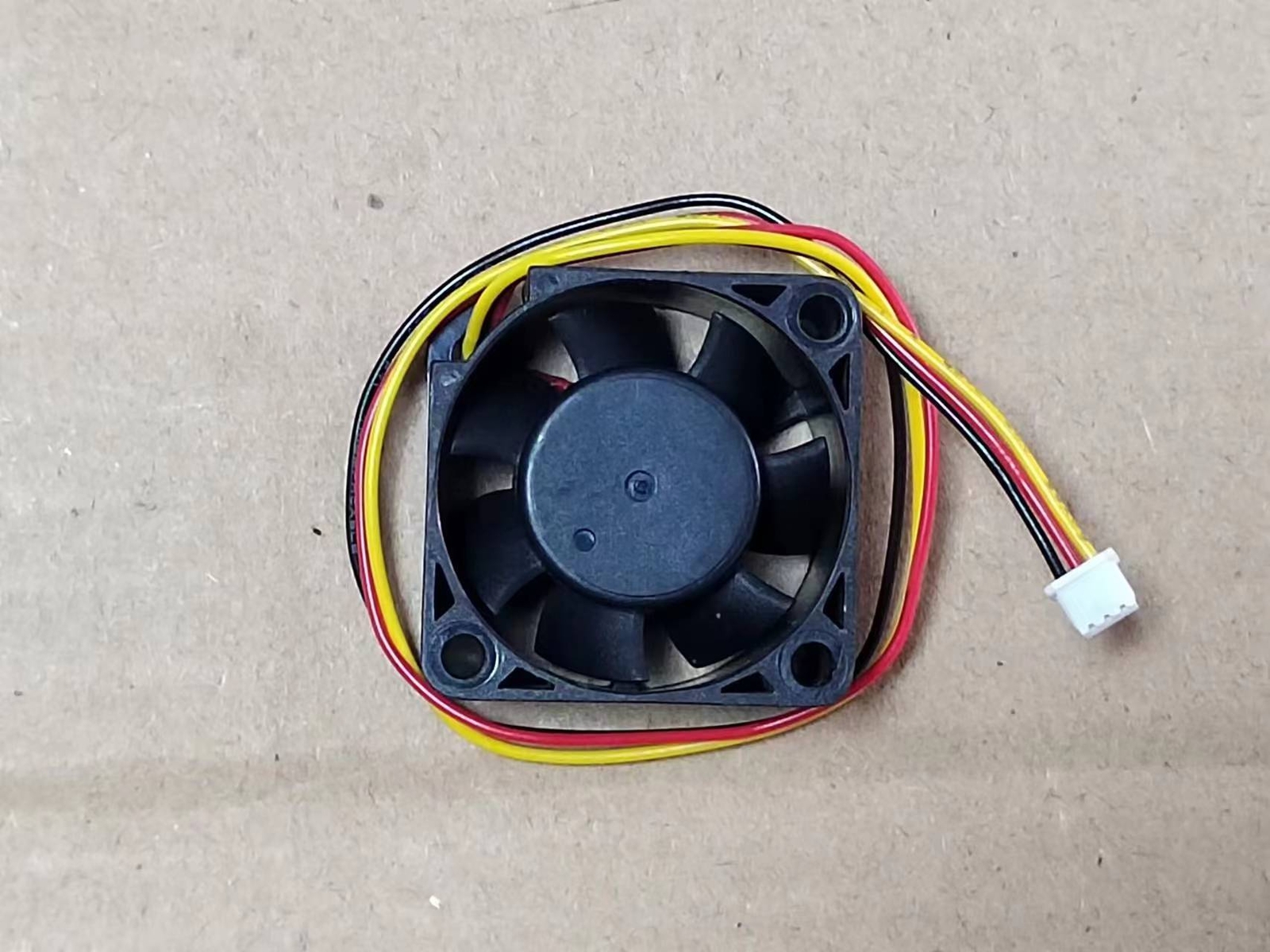 Y.S.TECH YW03015012BH DC12V 0.06A 3CM hard disk box graphics card cooling fan