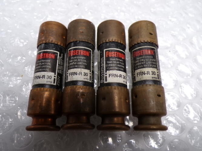 FUSETRON FRN-R-30 FUSE BLACK LOT OF 4 NSNP