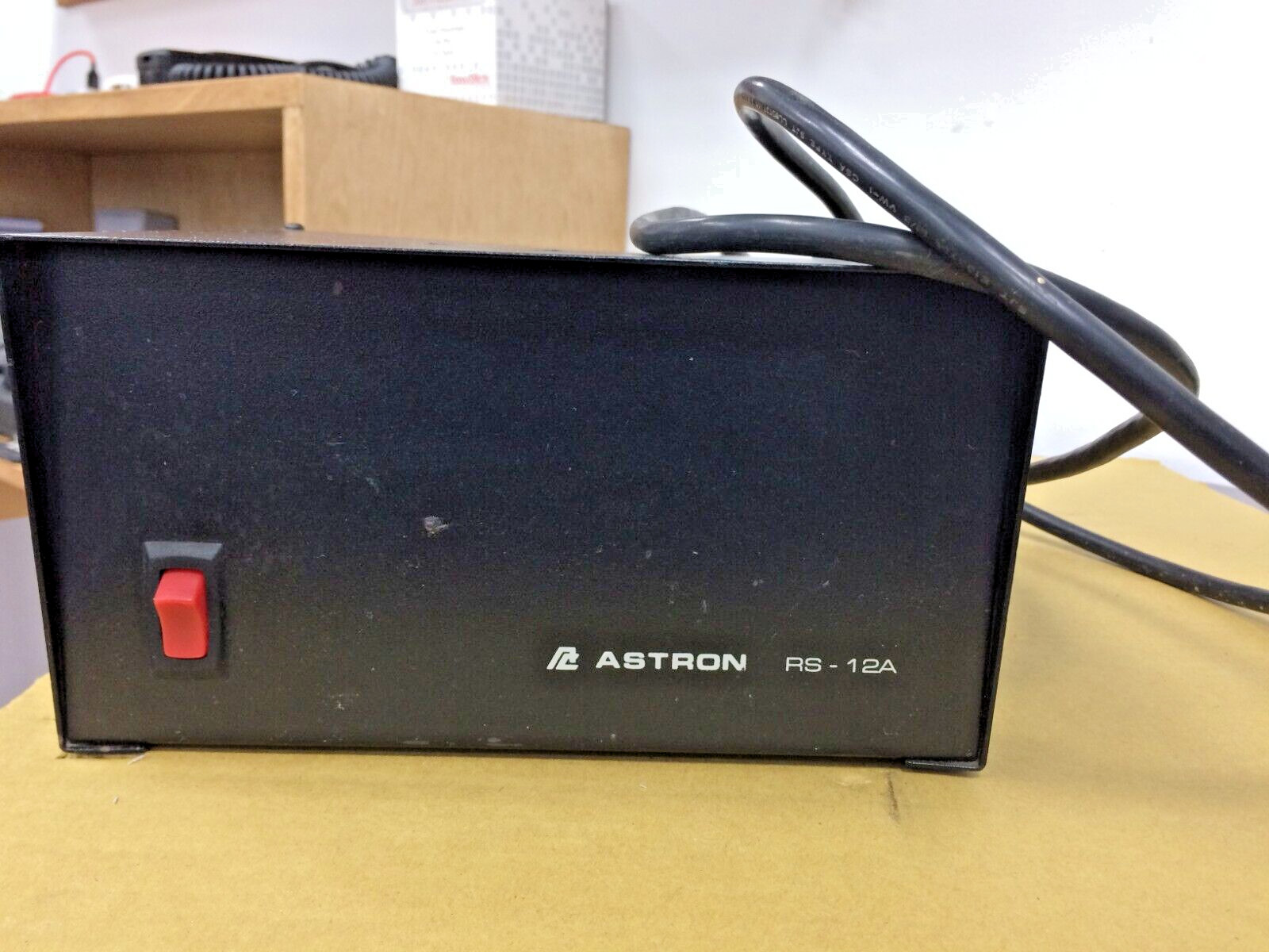 Astron RS-12A Power Supply, Tested, 13.8 VDC Output, 12 Amps Intermittent
