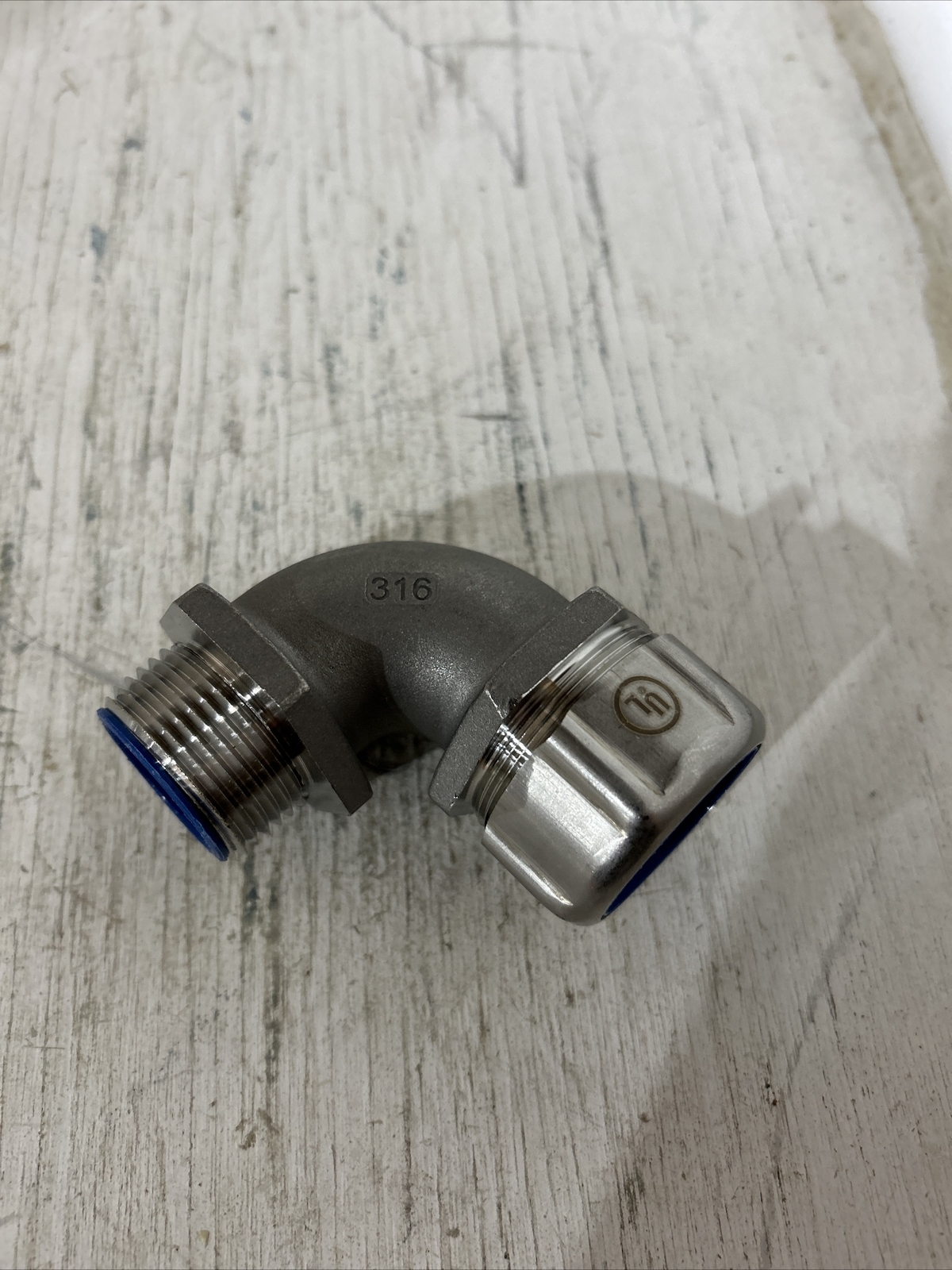 T&B 1″ 90 DEG 316 SS LIQUIDTIGHT STAINLESS STEEL FITTING (SP154)