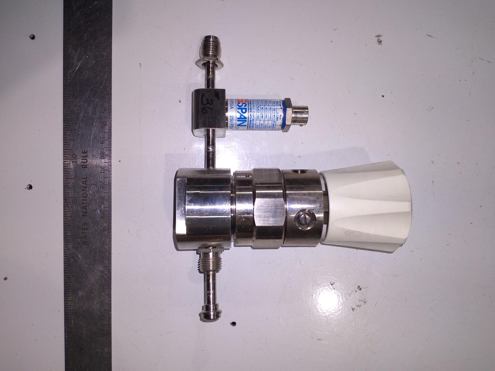 TESCOM 100 74-2462K9420-021 600PSI HIGH PURITY REGULATOR VALVE