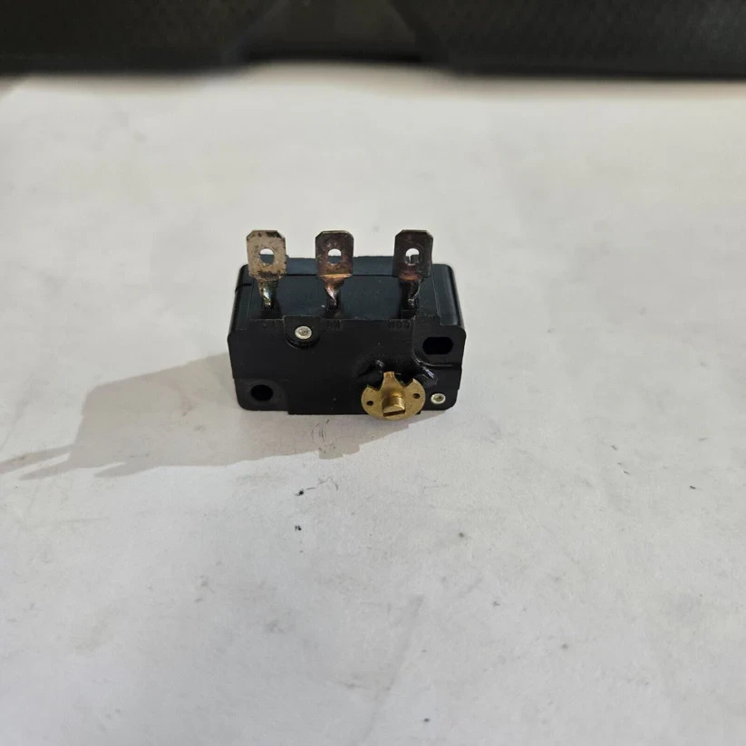 New Cherry Microswitch #E-51