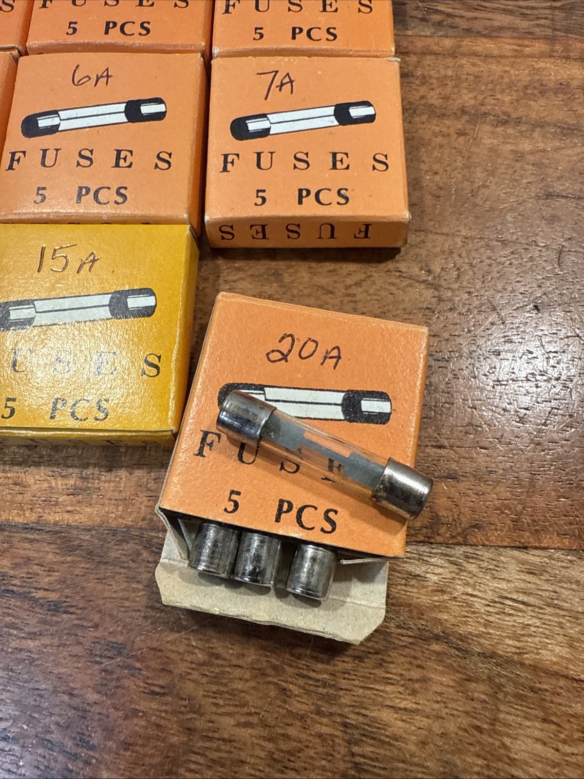 Glass Fuses Assorted Lot 16 5packs Total 80 Fuses .5A to 20A NOS