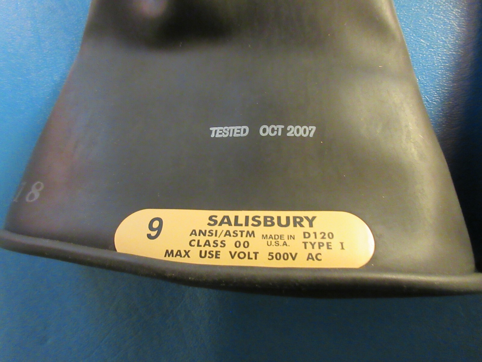Salisbury E0011B/9 Black Lineman’s Gloves, Size 9, 500 Volts AC Class 00
