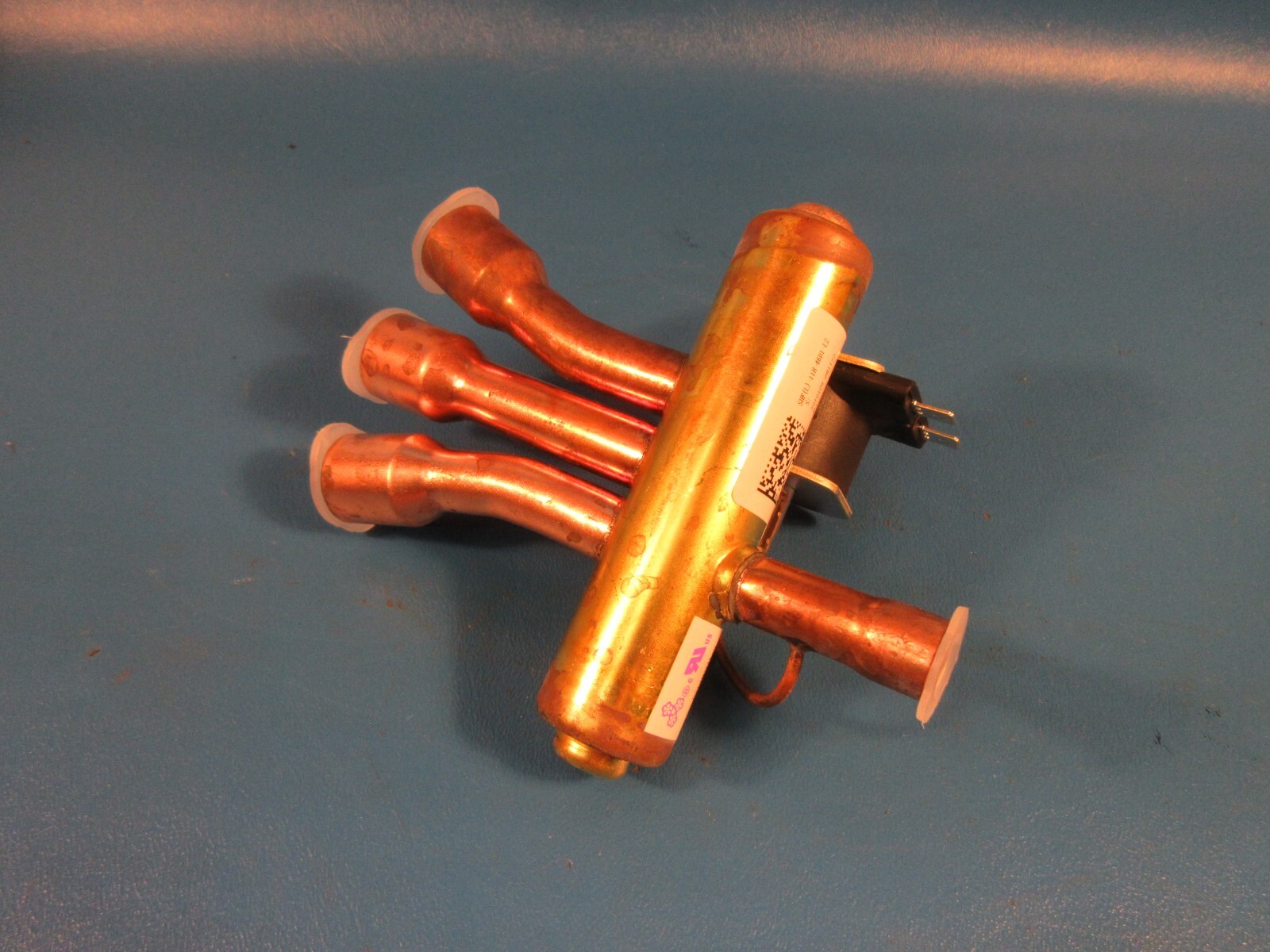 Lennox 34W44 Reversing Valve w/ Solenoid Coil, Coil, 24V, 50/60HZ, 1/2″ X 3/4″