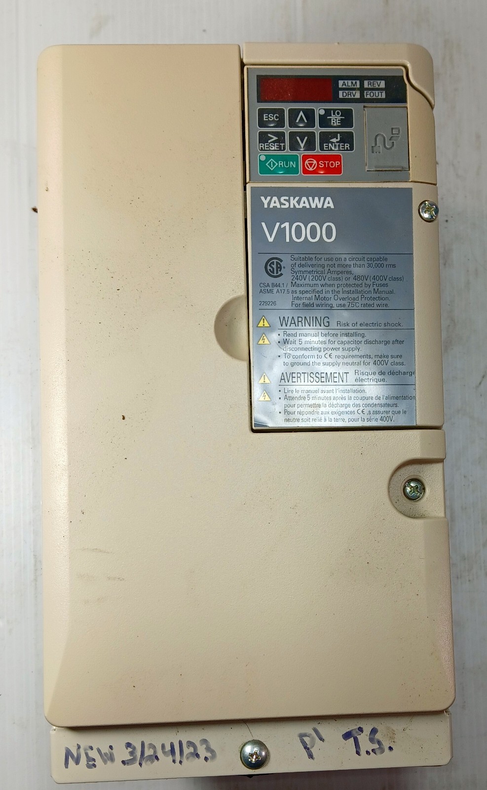 1 USED YASKAWA CIMR-VU4A0018FAA/ V1000 REV D FREQUECY DRIVE ***MAKE OFFER***