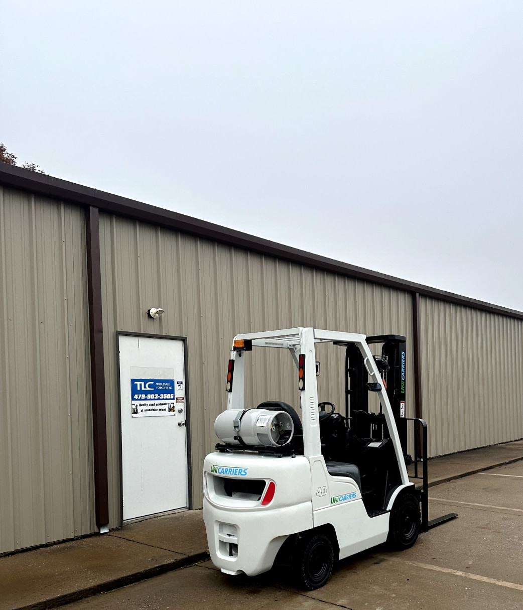 2015 Unicarriers Propane Forklift 4000 lb Triple 187″ with Sideshift – 2835 hrs
