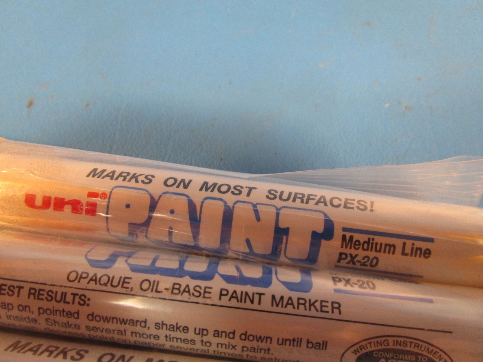 LOT OF 4 UNI-PAINT MARKERS PX-20 YELLOW 63605 Medium Line Oil Base