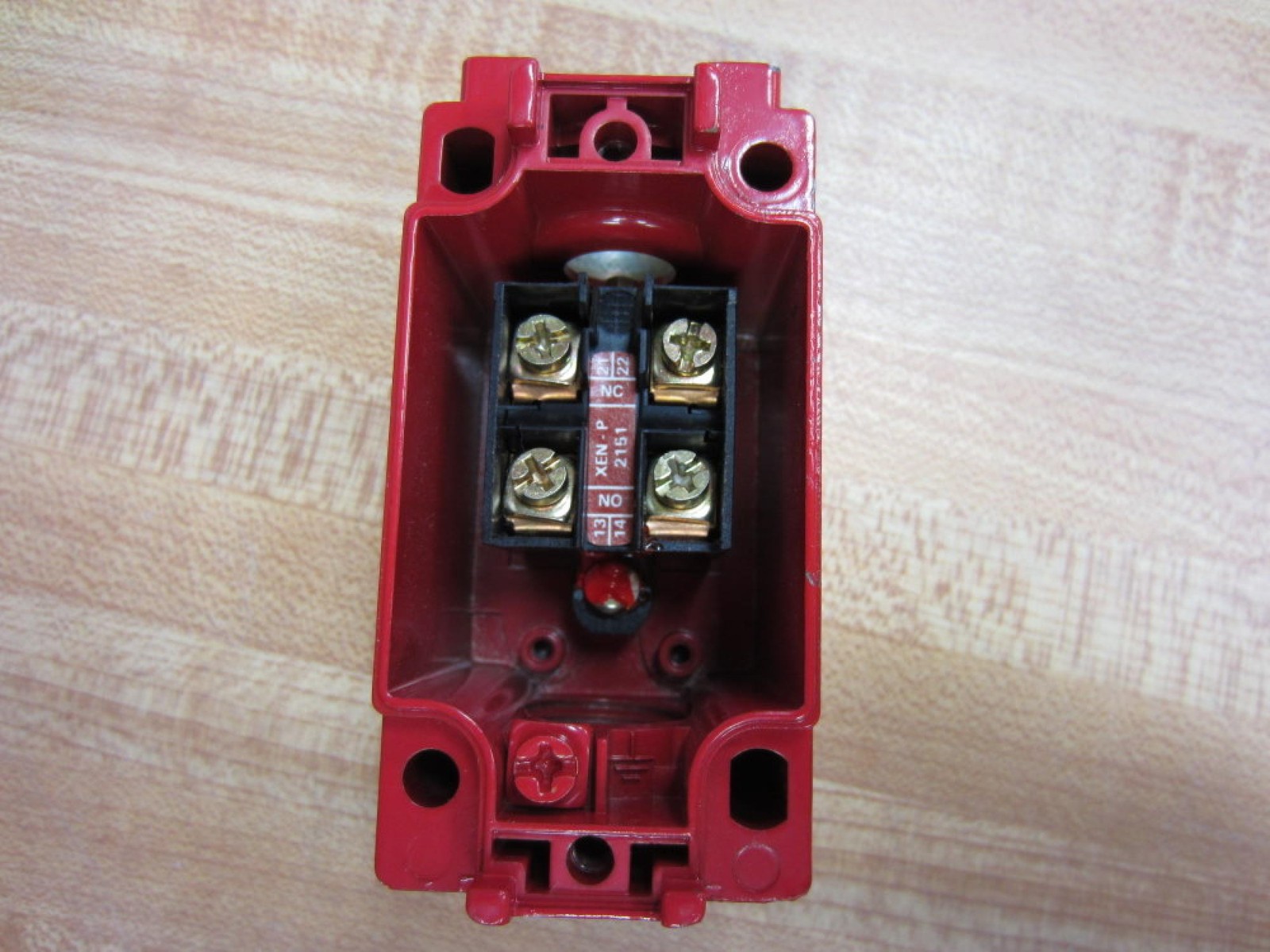 Telemecanique XCK-J5954F3H4 Switch XCKJ5954F3H4 Missing Cover