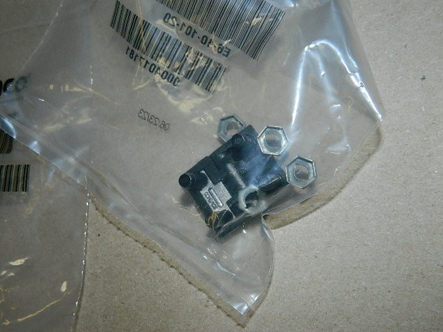 Southco E6-10-101-20 E6 series Adjustable Torque Hinge SET of 4pcs NEW LOT # 1