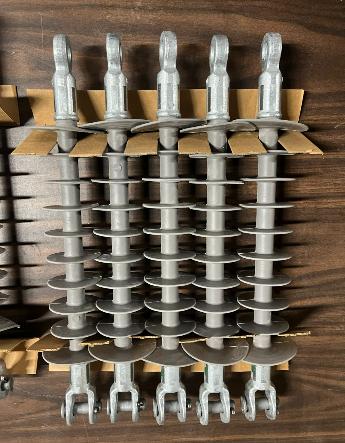 New Lot of 15 Hubbell Ohio Brass 8010250215 PDI-25 Polymer Dist. Insulator
