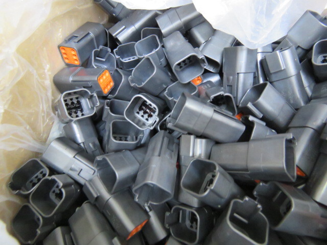 Deutsch DT04-6P-E004 Qty of 5 per Lot DT04-6P-E004
