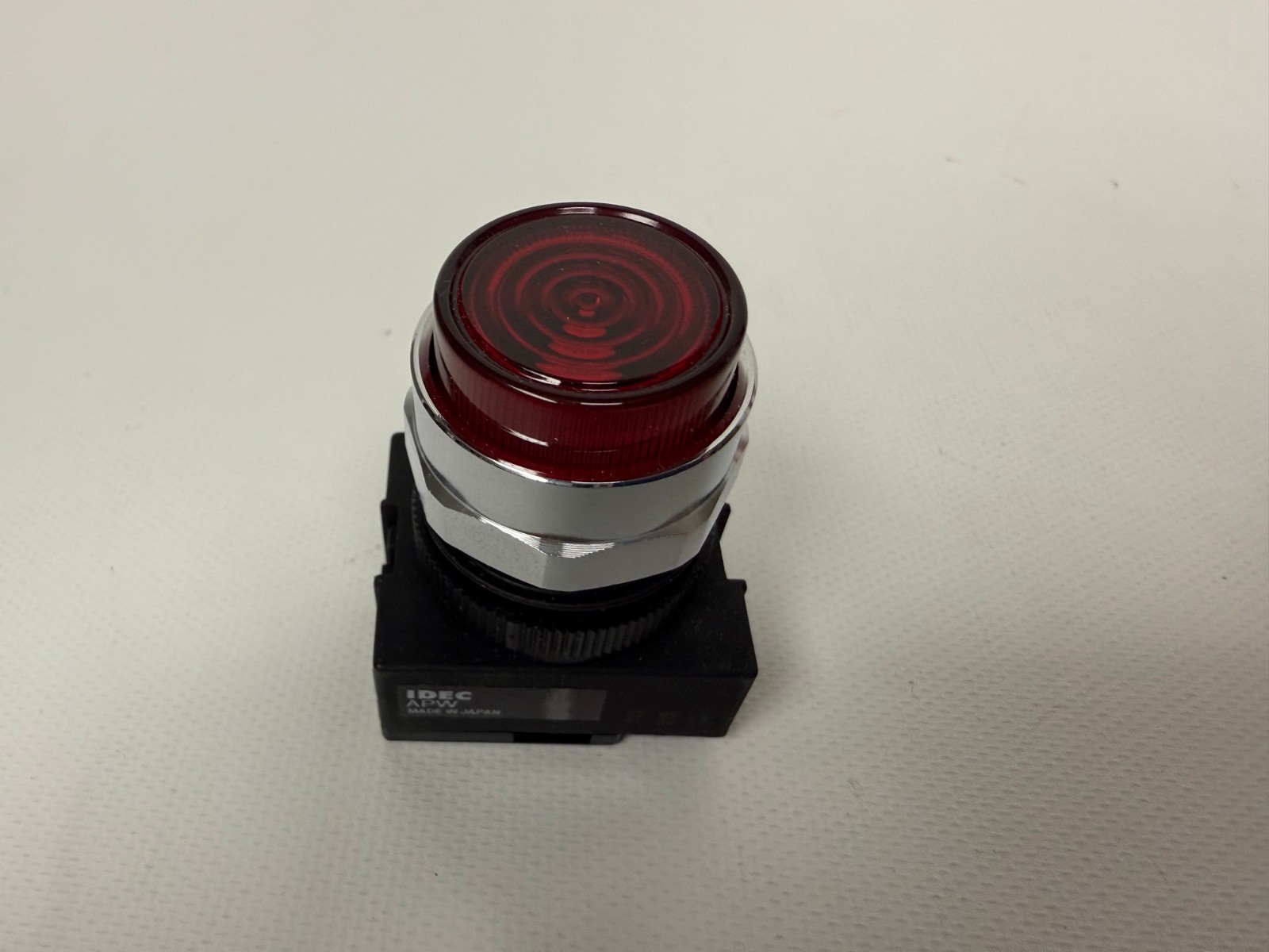 IDEC APW199D-R-24V CONTROL UNIT PILOT LIGHT RED NEW