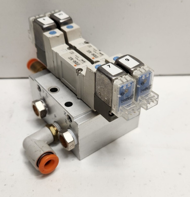 LOT OF 2 GUARANTEED! SMC 24V SOLENOID VALVES W/ MANIFOLD BASE SY3240-5LOZ