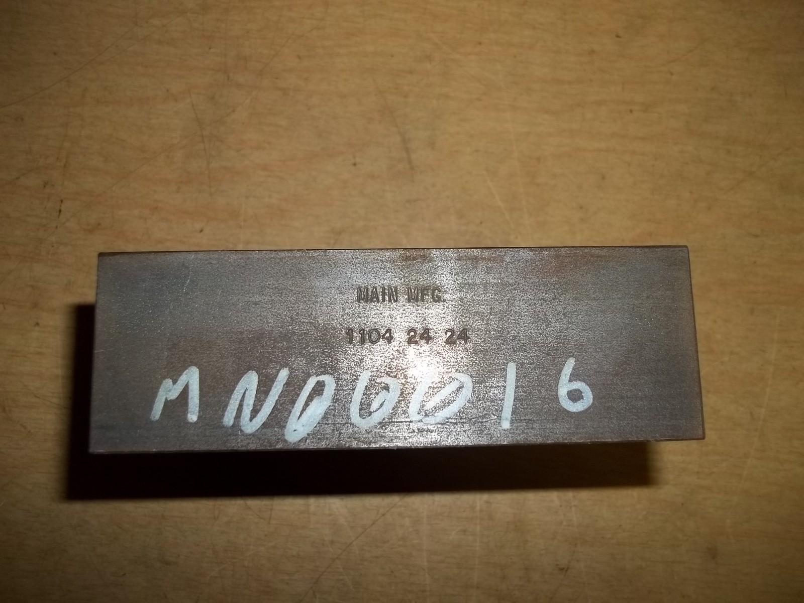 Flange Block 1104 24 24 4-15/32″ x 3-1/4″ x 1-15/36″ ID 1-1/2″ OD 1-3/4″