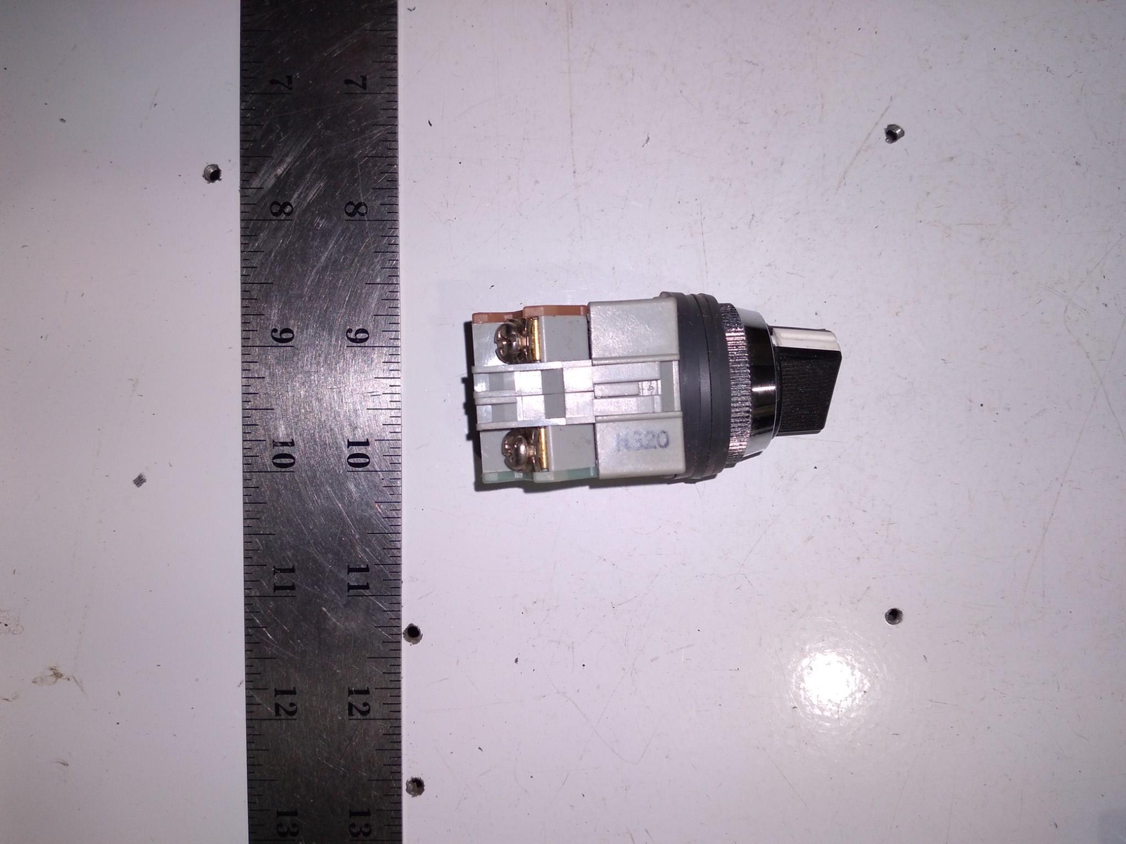 IZUMI 41-10569 125-300V AC 3-5A