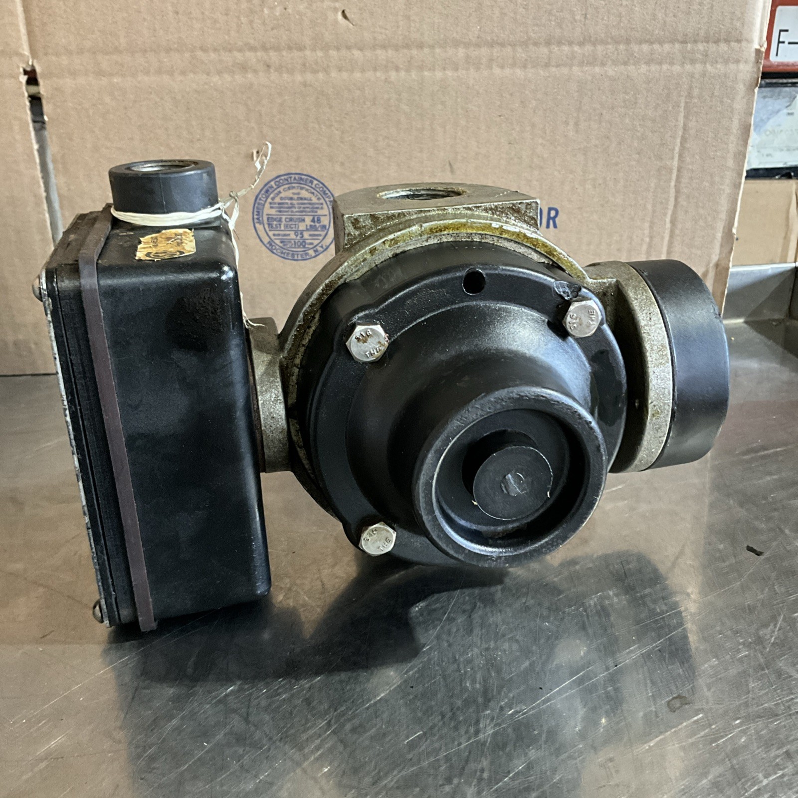 UFM 030GLM-8-300S-A1XU-C-Z67 FLOW RATE INDICATOR 91627