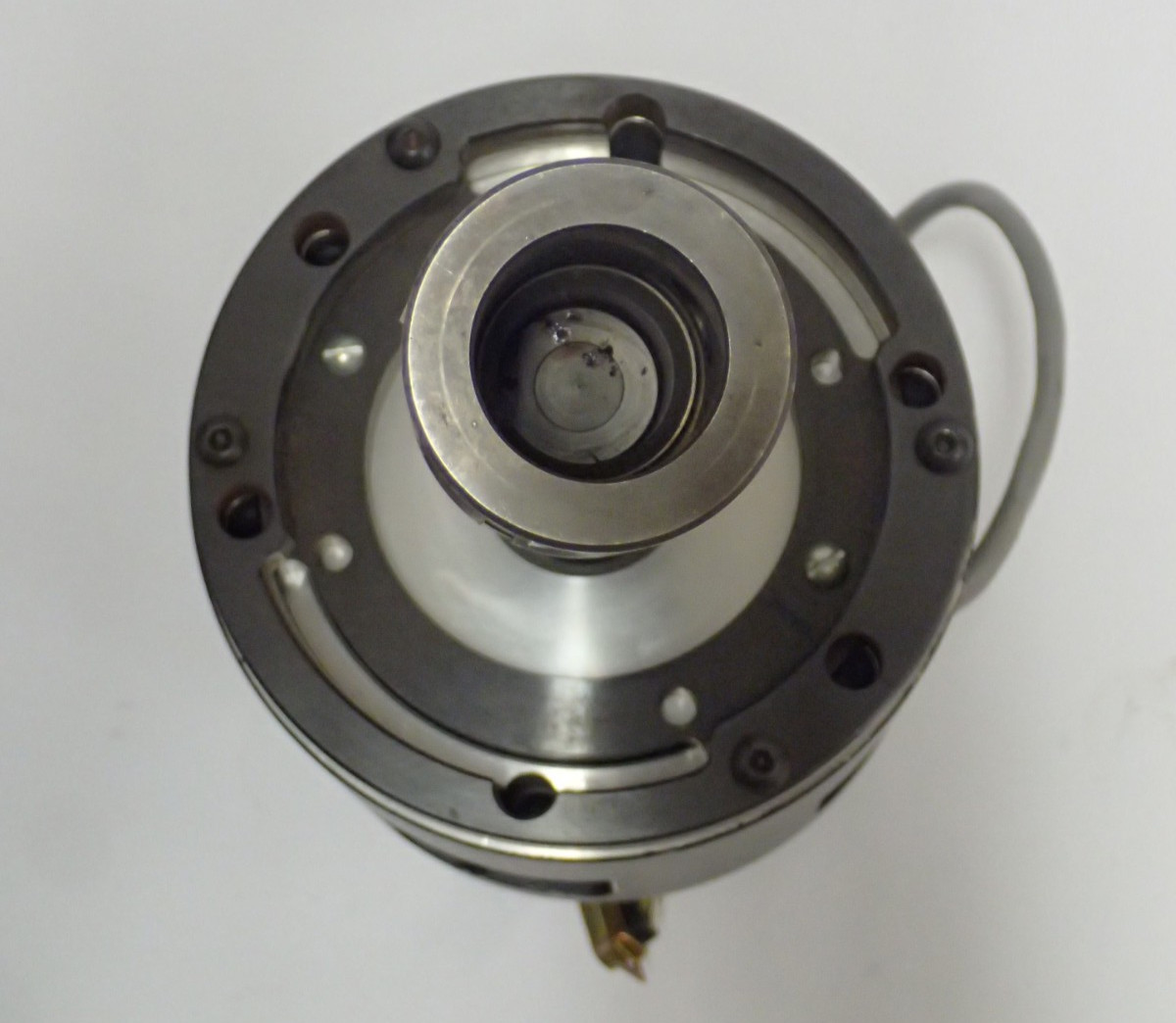 INSTRON STRAIN GAUGE W/ 2640-008 & 2630-030 EXTENSOMETER